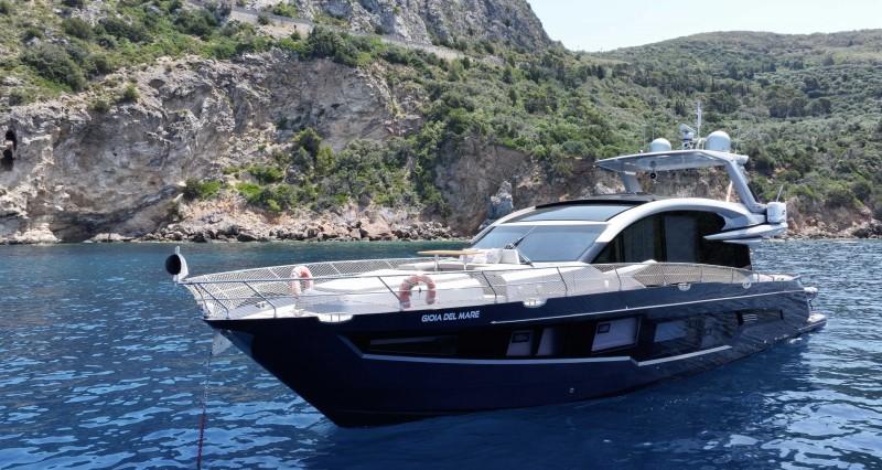 galeon yacht Galeon 700 skydeck