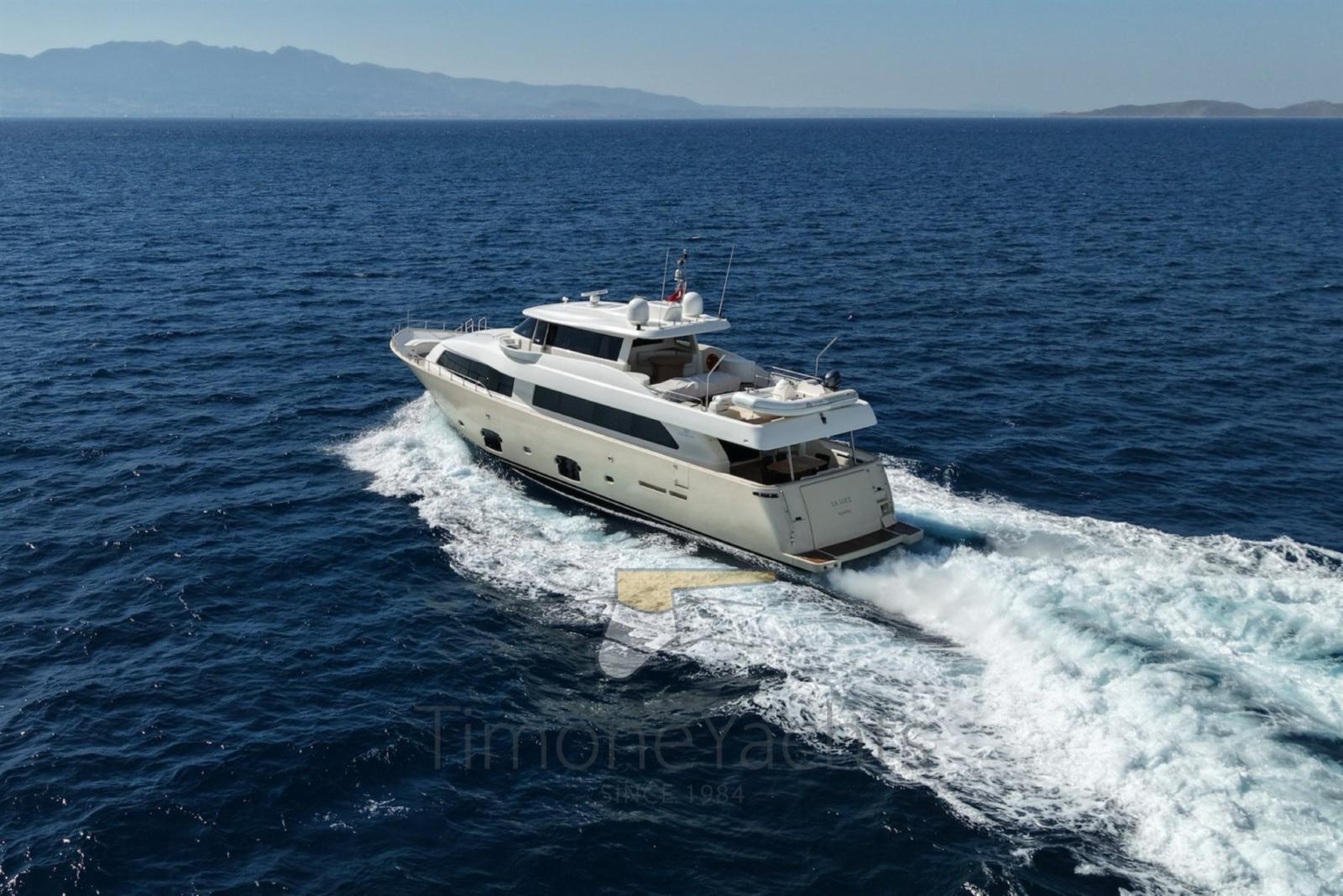 custom line Navetta 26