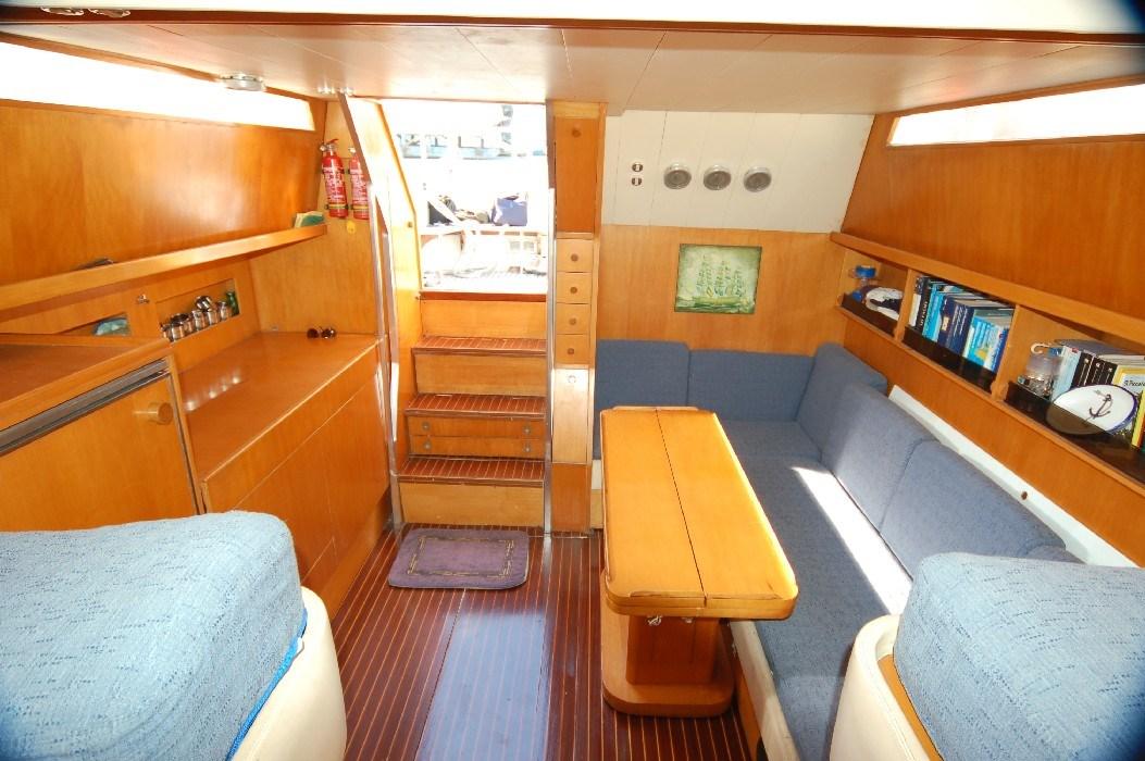 ferretti yachts Altura 42