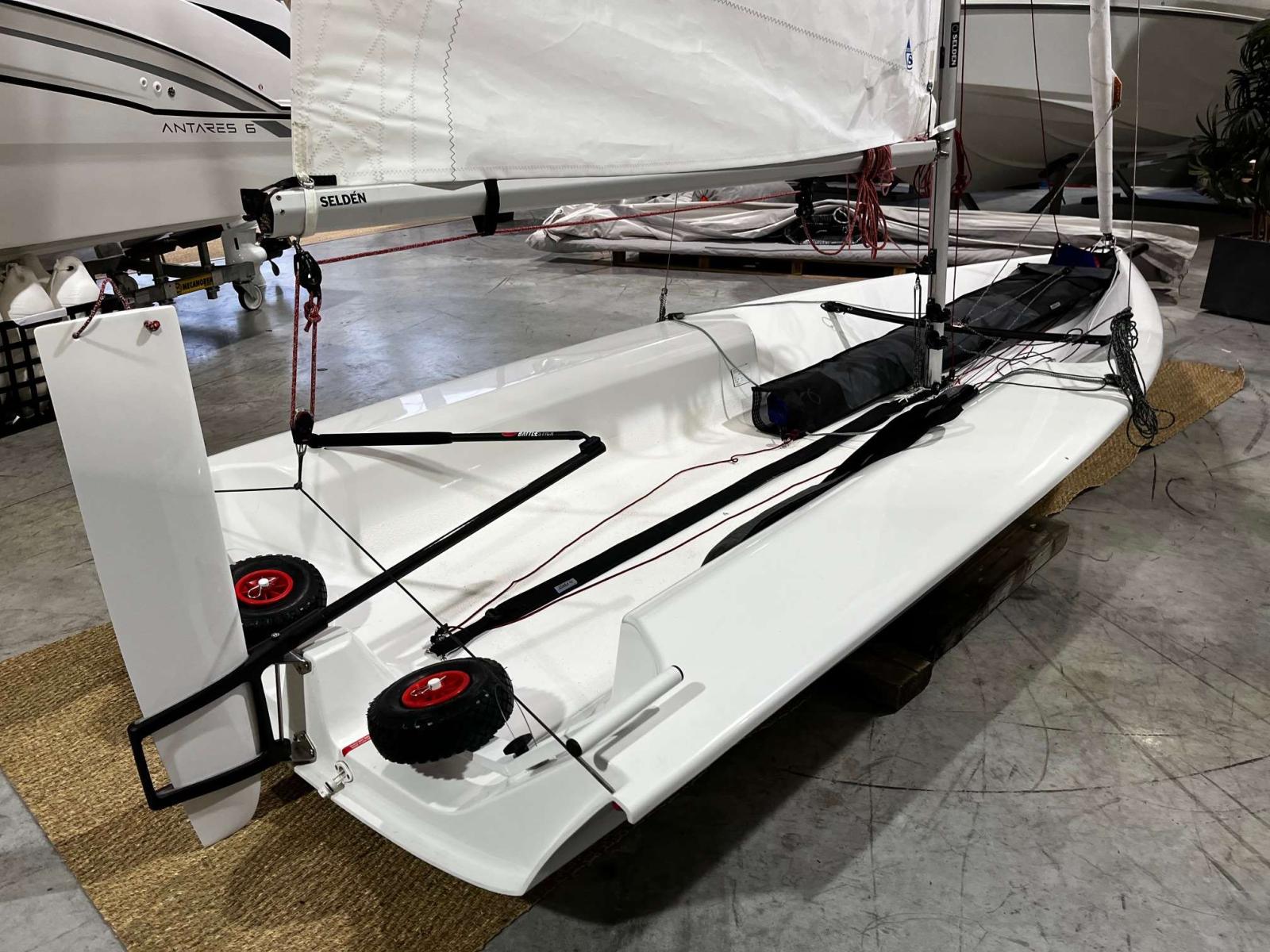 beneteau First 14