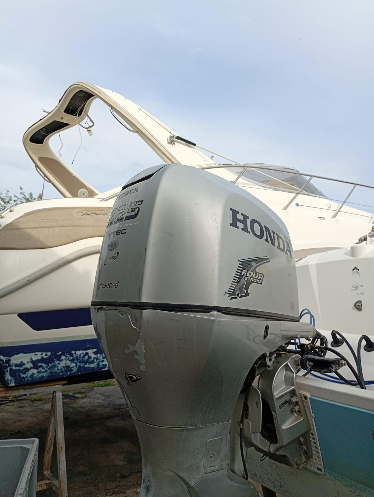 beneteau Flyer 750 sun deck