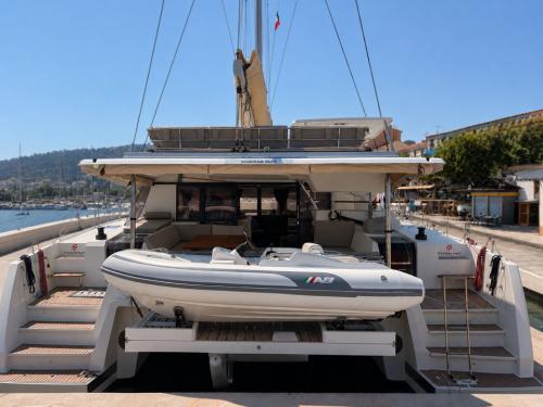 Fountaine pajot aura 51