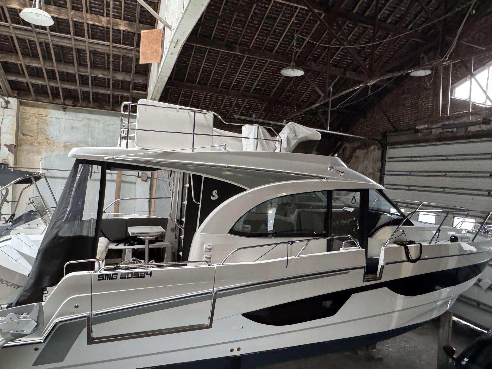 beneteau Antares 11 fly ob