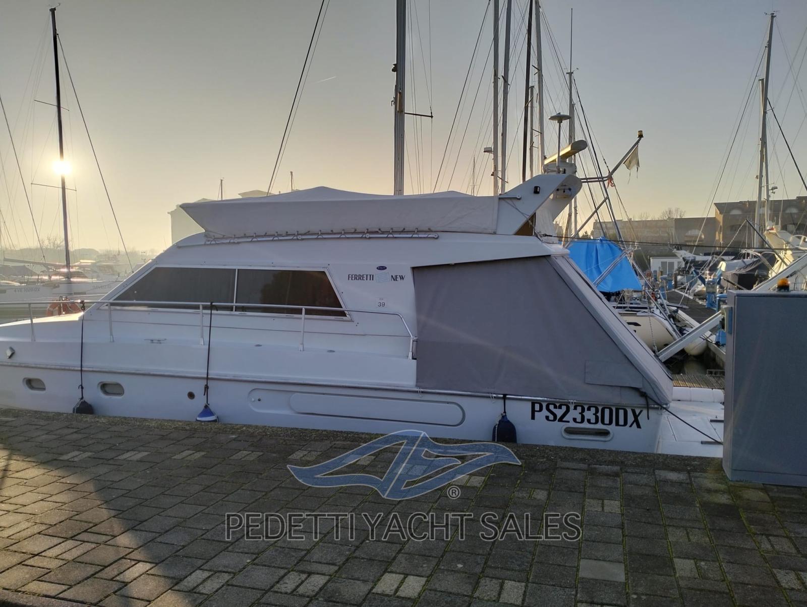 ferretti yachts 39 fly