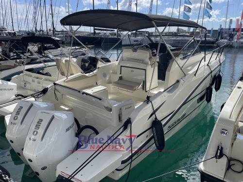 Quicksilver 875 sundeck