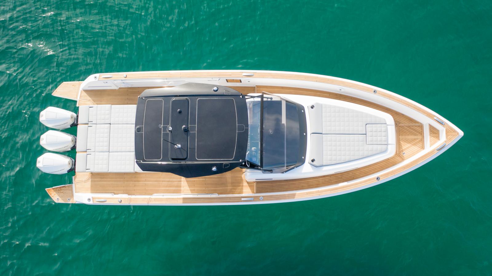 pardo yachts 38 hors-bord