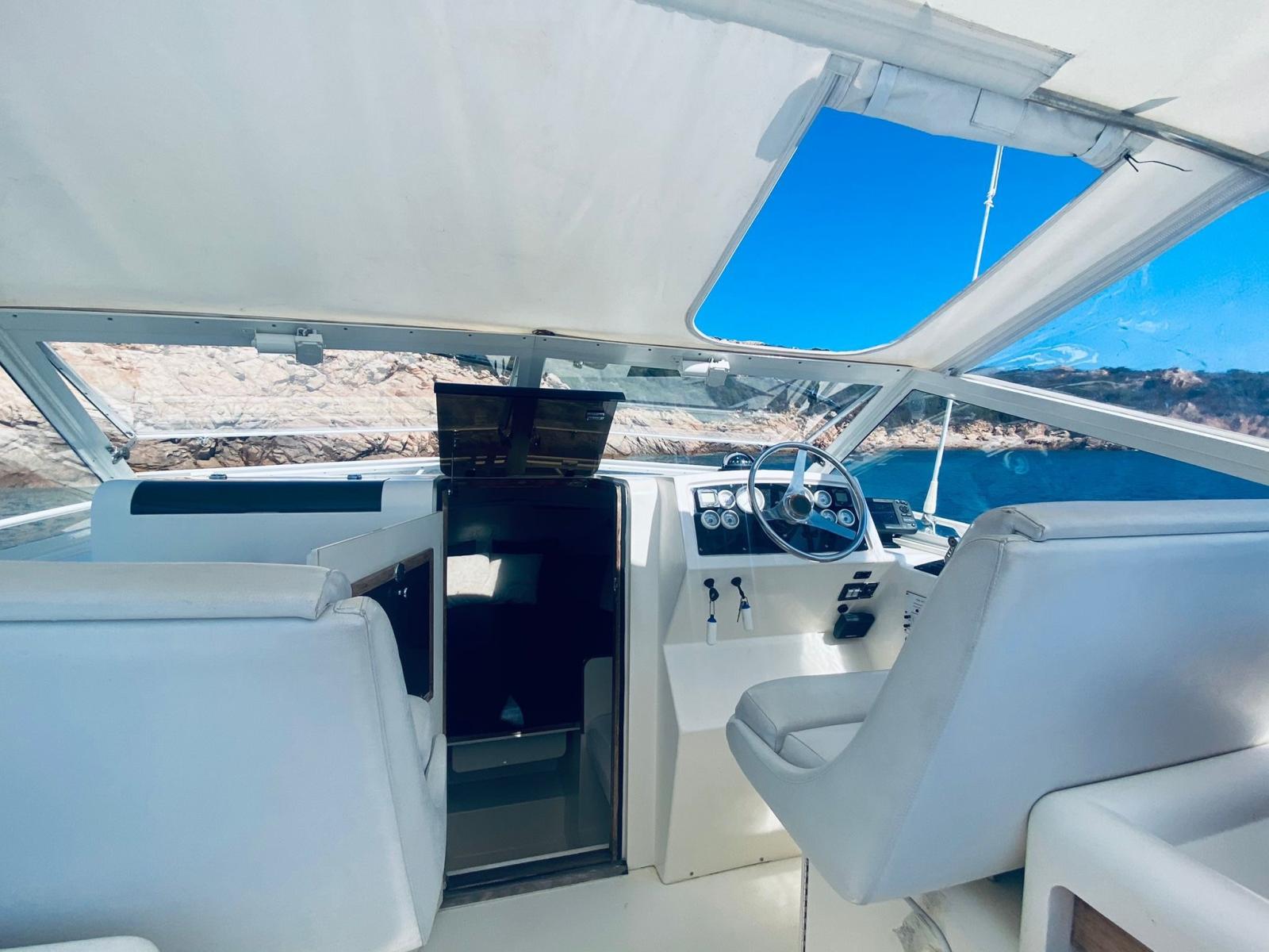 bertram yacht 28' moppie