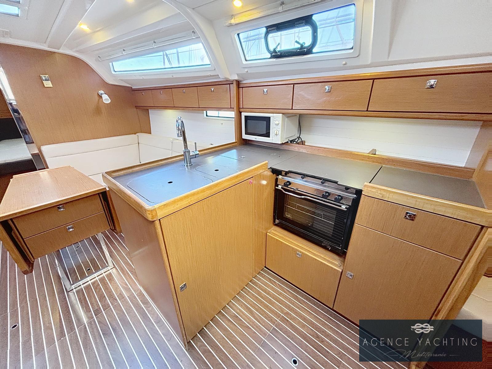 bavaria yachts 37