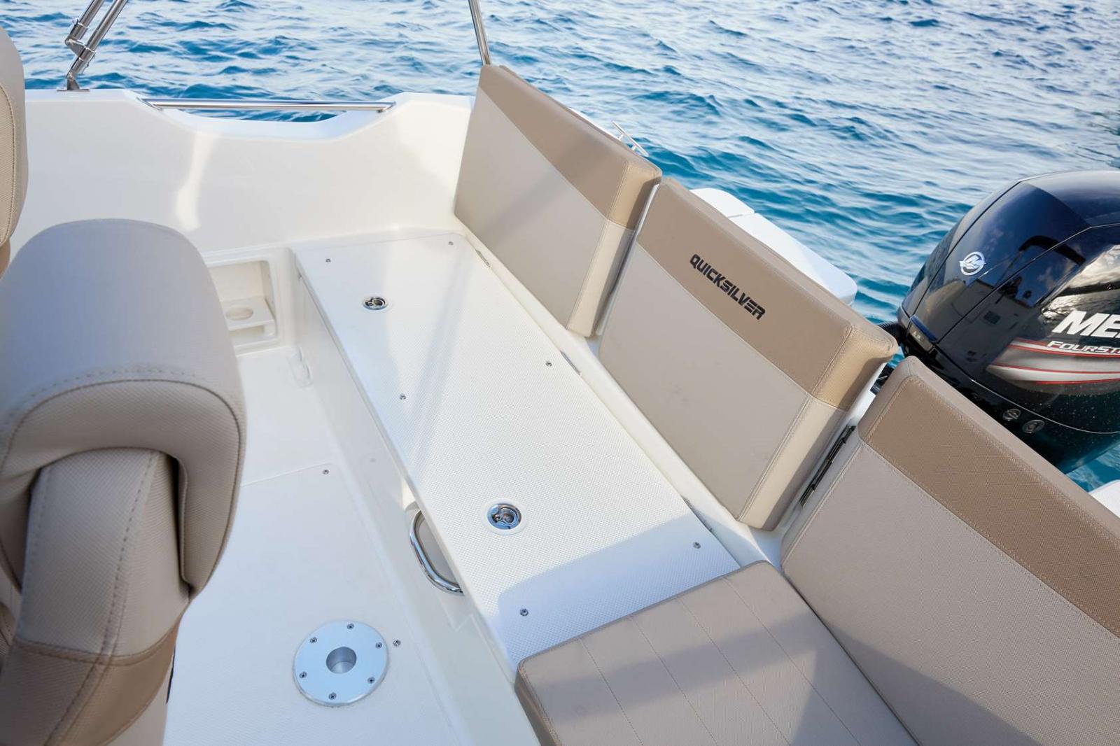 quicksilver Activ 675 open equipe pret a partir