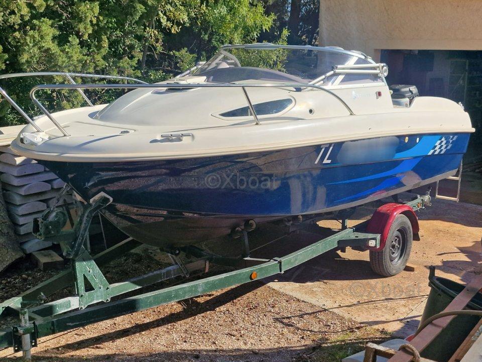 beneteau Flyer 550 cabin