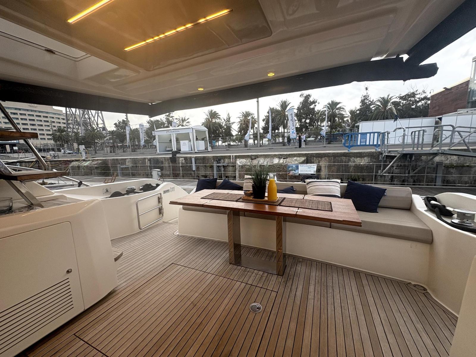 ferretti yachts 550