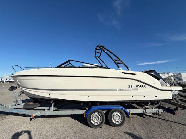 quicksilver Activ 755 bowrider