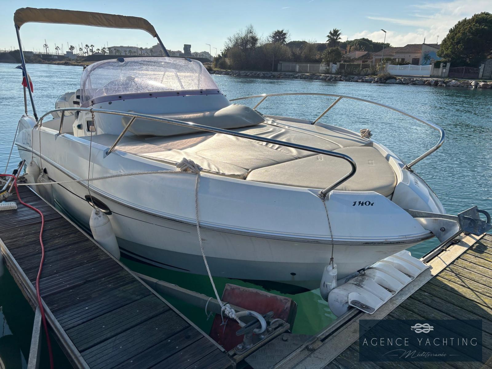 beneteau Flyer 750 sun deck