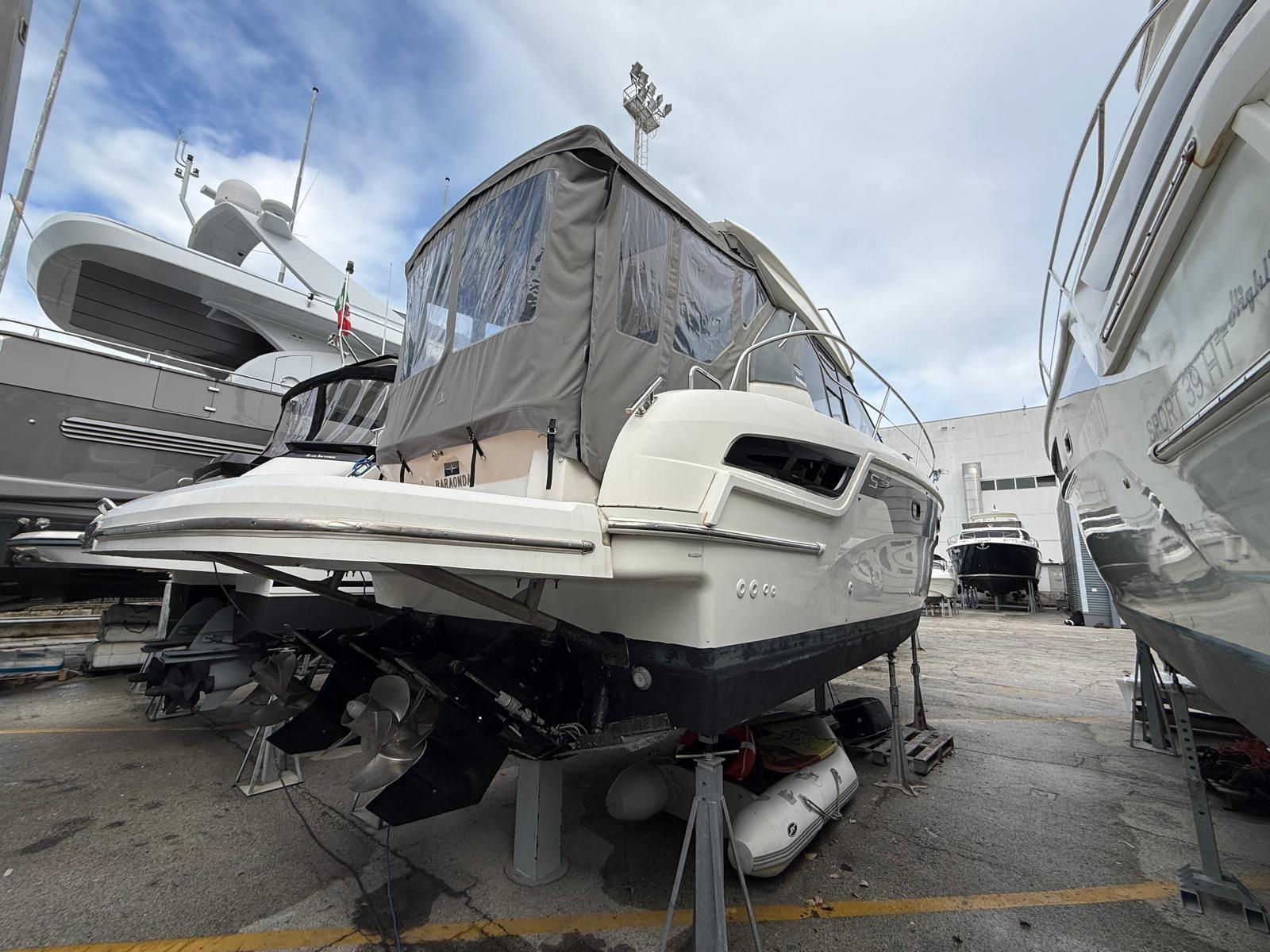 bavaria yachts S 33 hard top