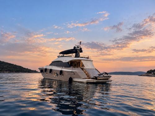 Monte carlo yachts 76