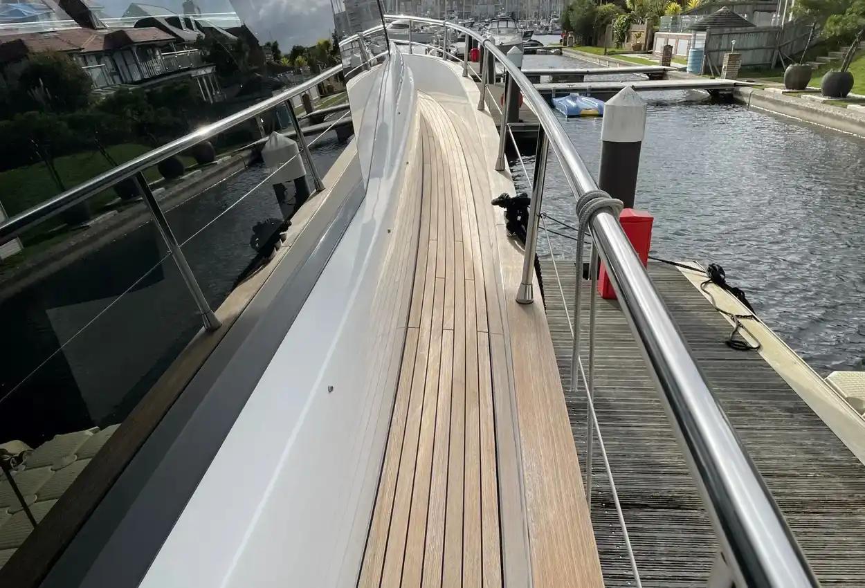 azimut Magellano 53