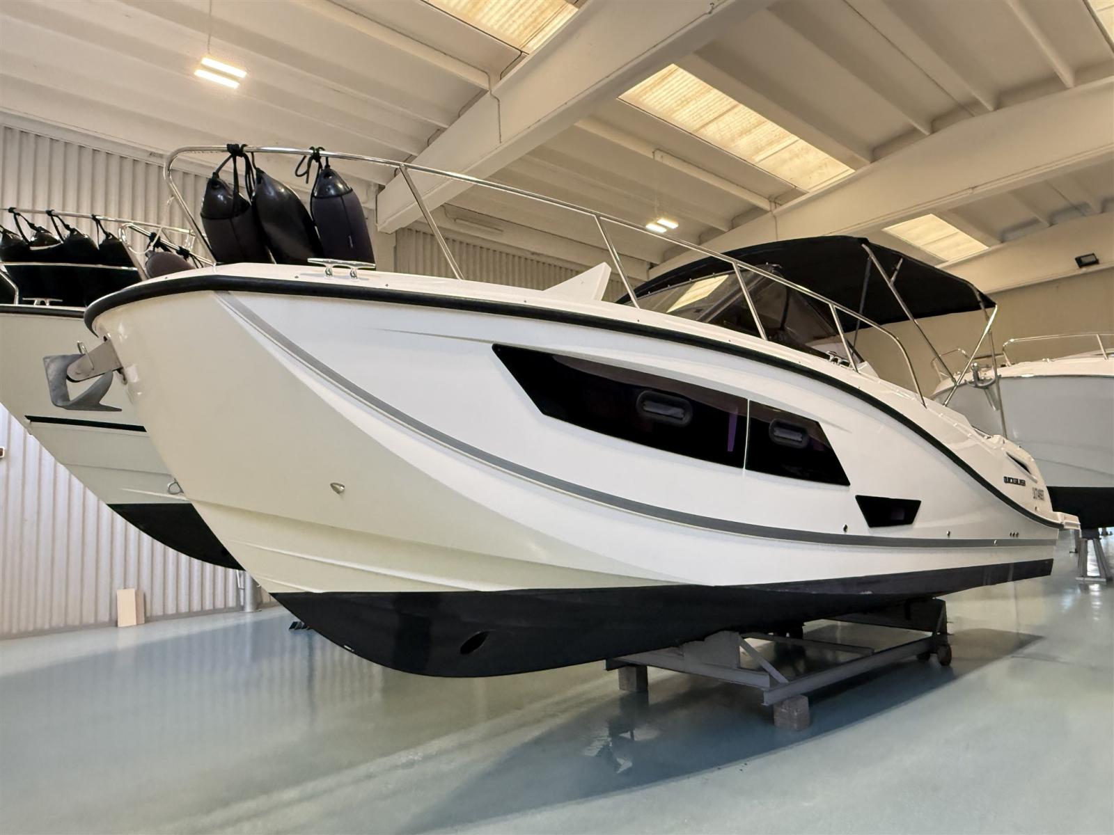 quicksilver Active 875 sundeck