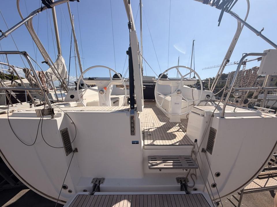 bavaria yachts Vision 42