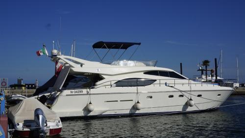 Ferretti yachts ferretti 53