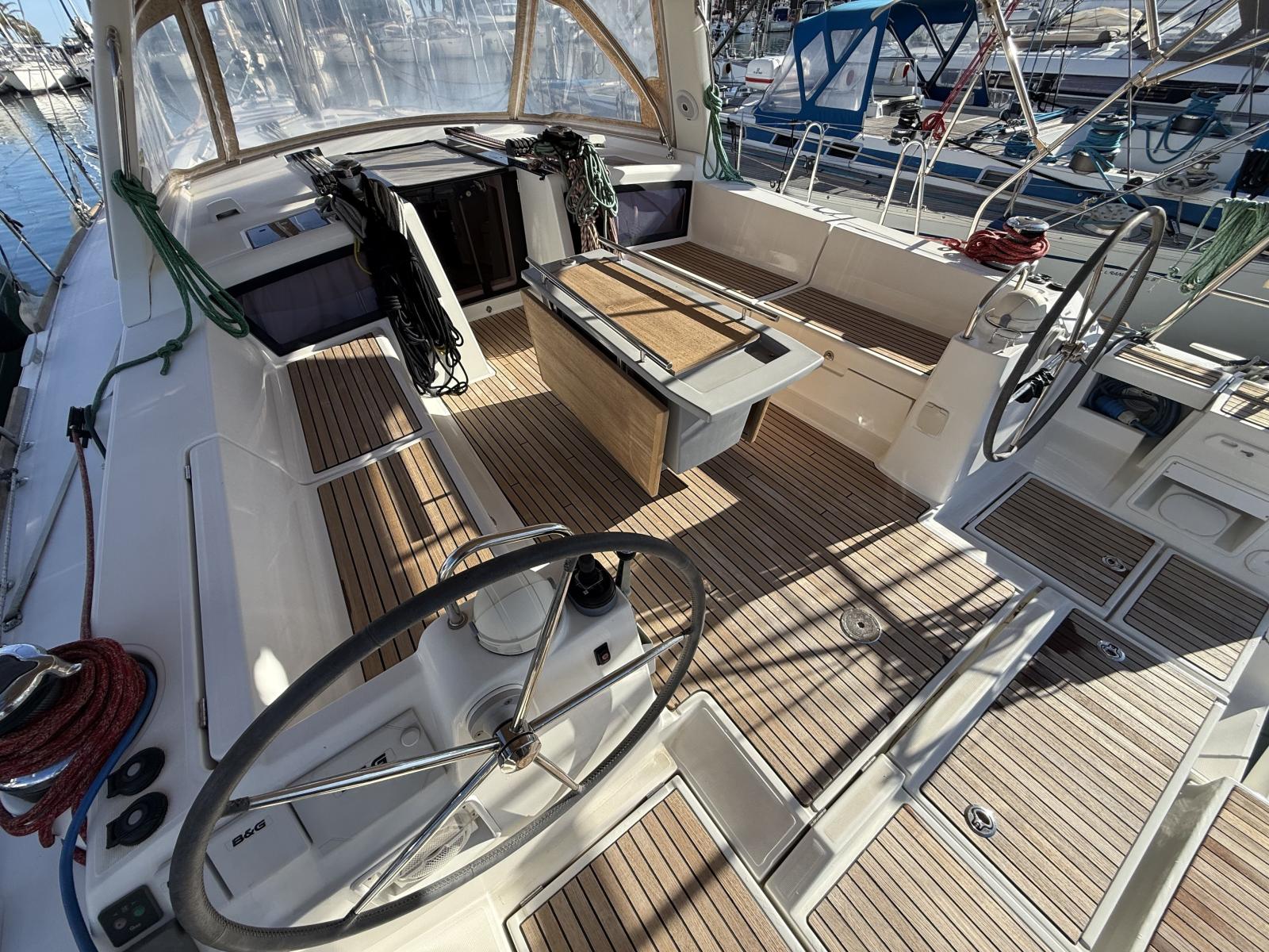 beneteau Oceanis 48