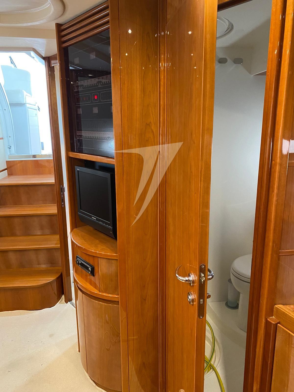 pershing 50'