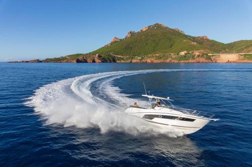 Jeanneau cap camarat 10.5