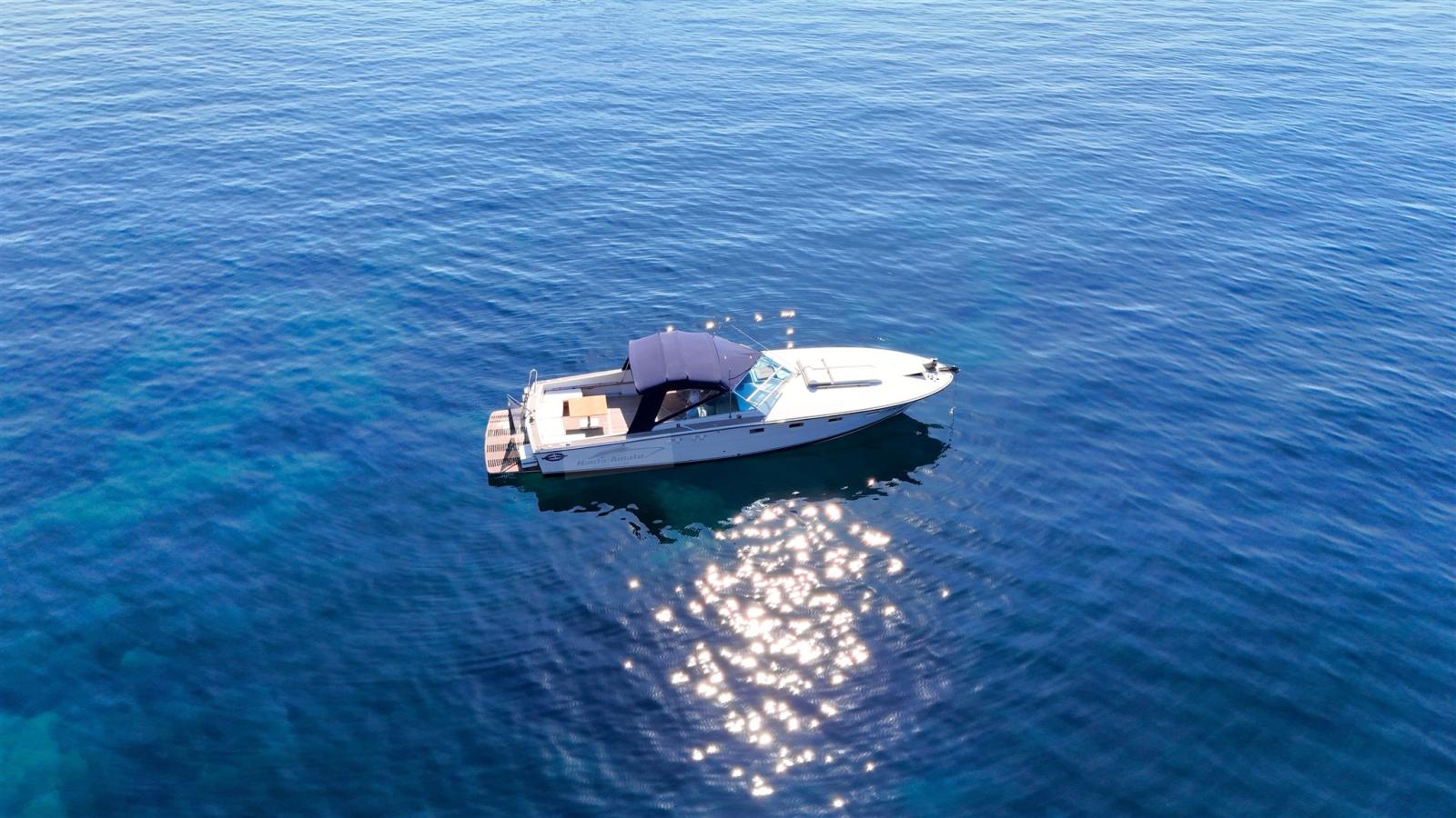 magnum marine 38 flush deck