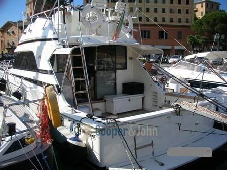 Bertram yacht 37' convertible