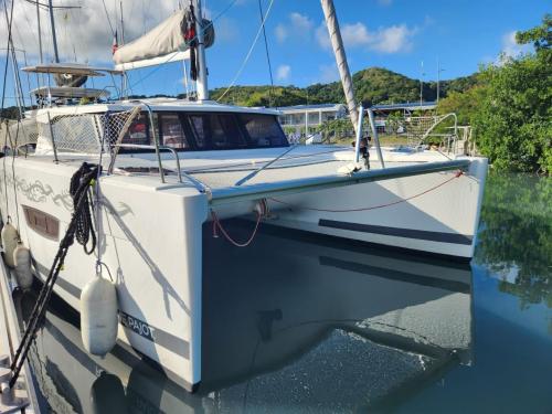 Fountaine pajot lucia 40