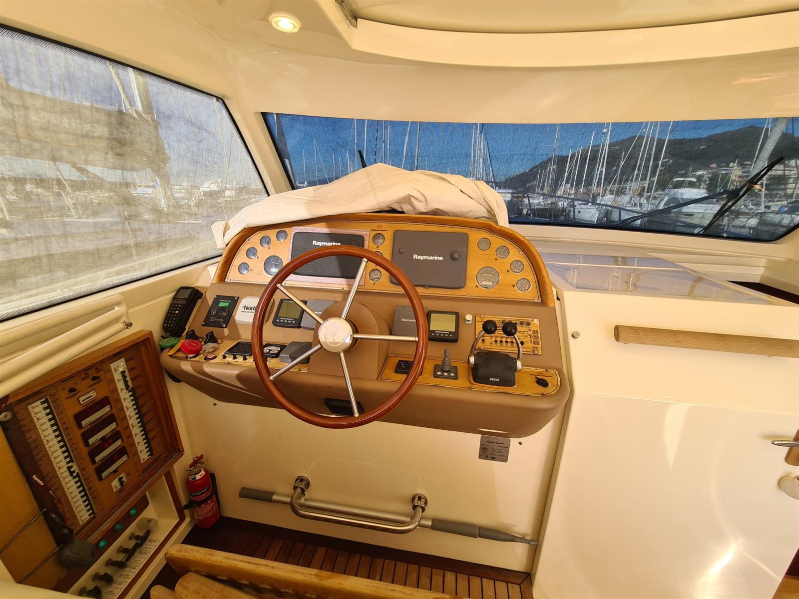 mochi craft Mochi 44 dolphin