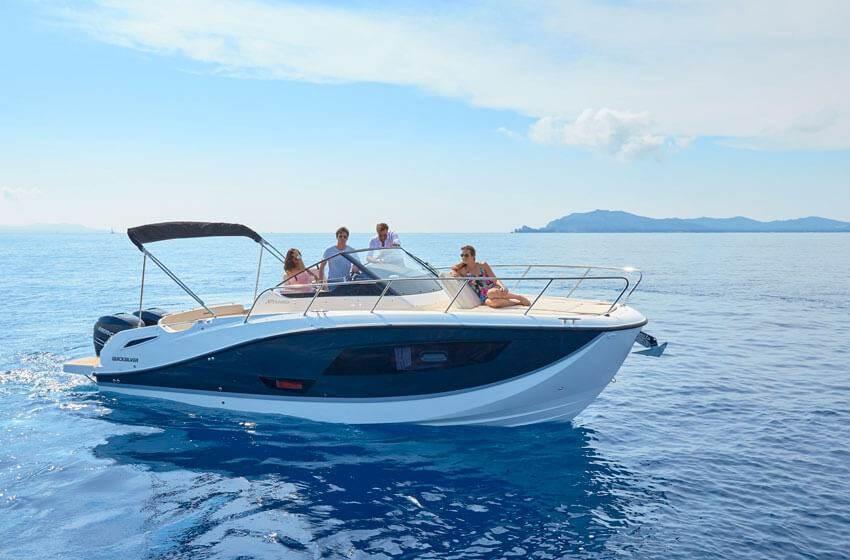quicksilver Active 875 sundeck