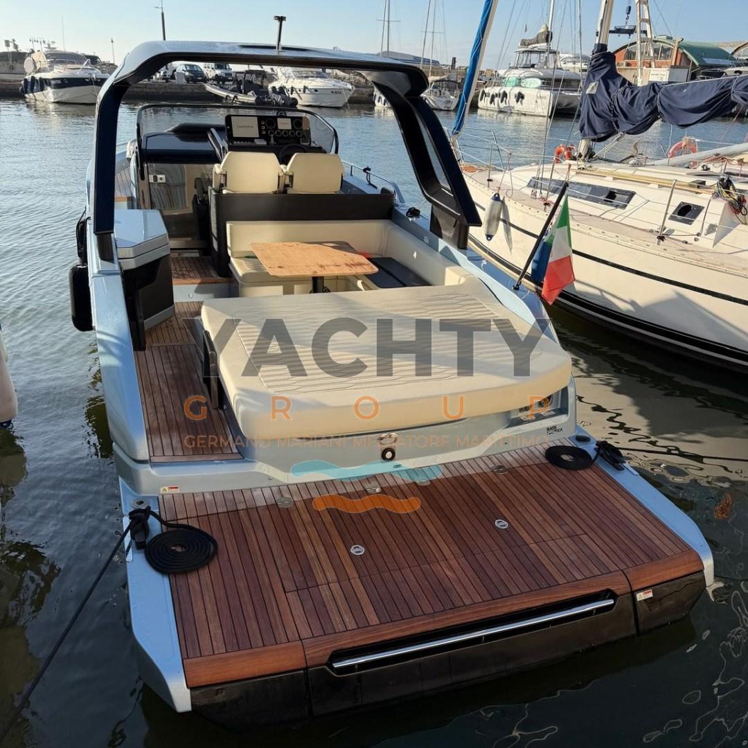 cranchi A 32 luxury tender
