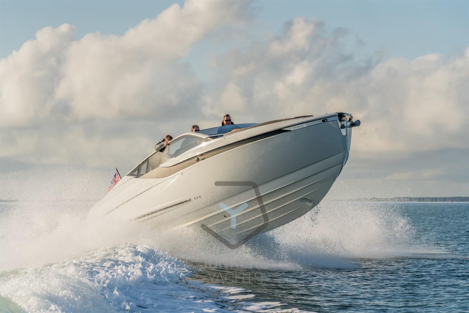 fairline F-line 33
