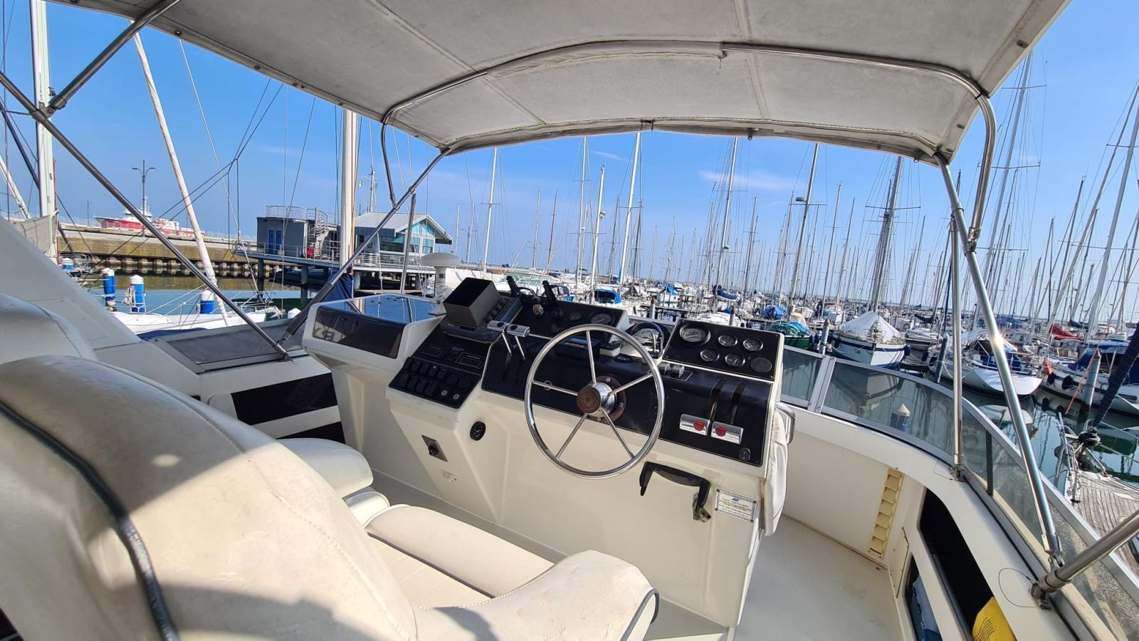 carver boat 356 aft cabin m/y