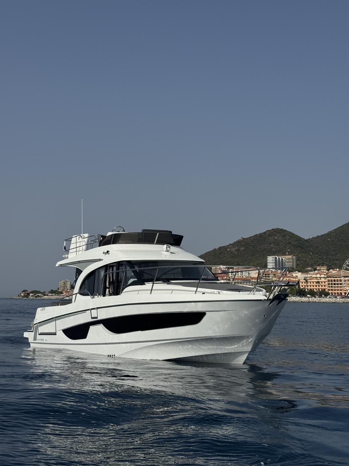 beneteau Antares 11 fly