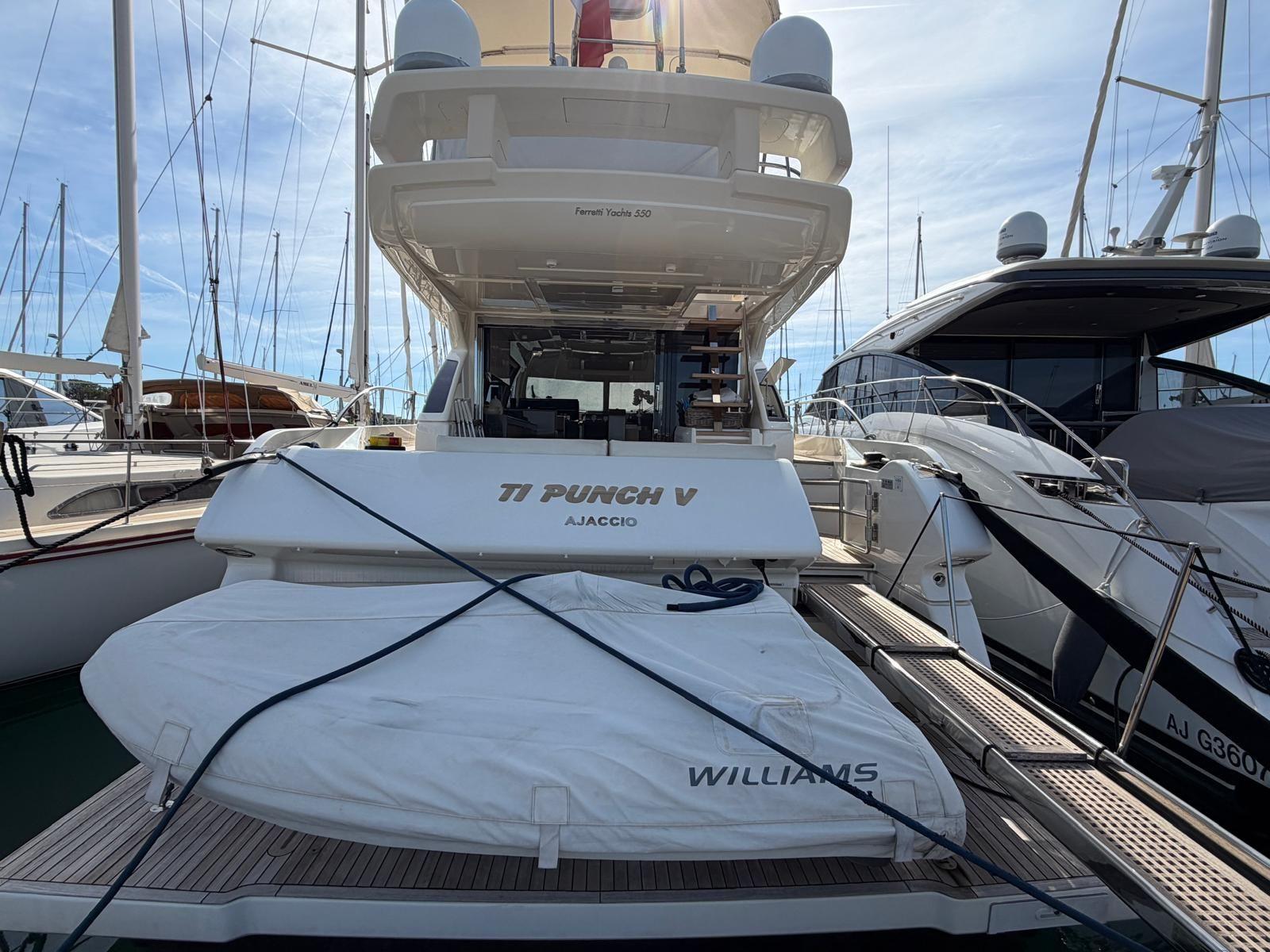 ferretti yachts 550