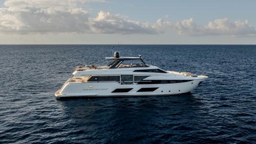 Ferretti yachts 920 piola