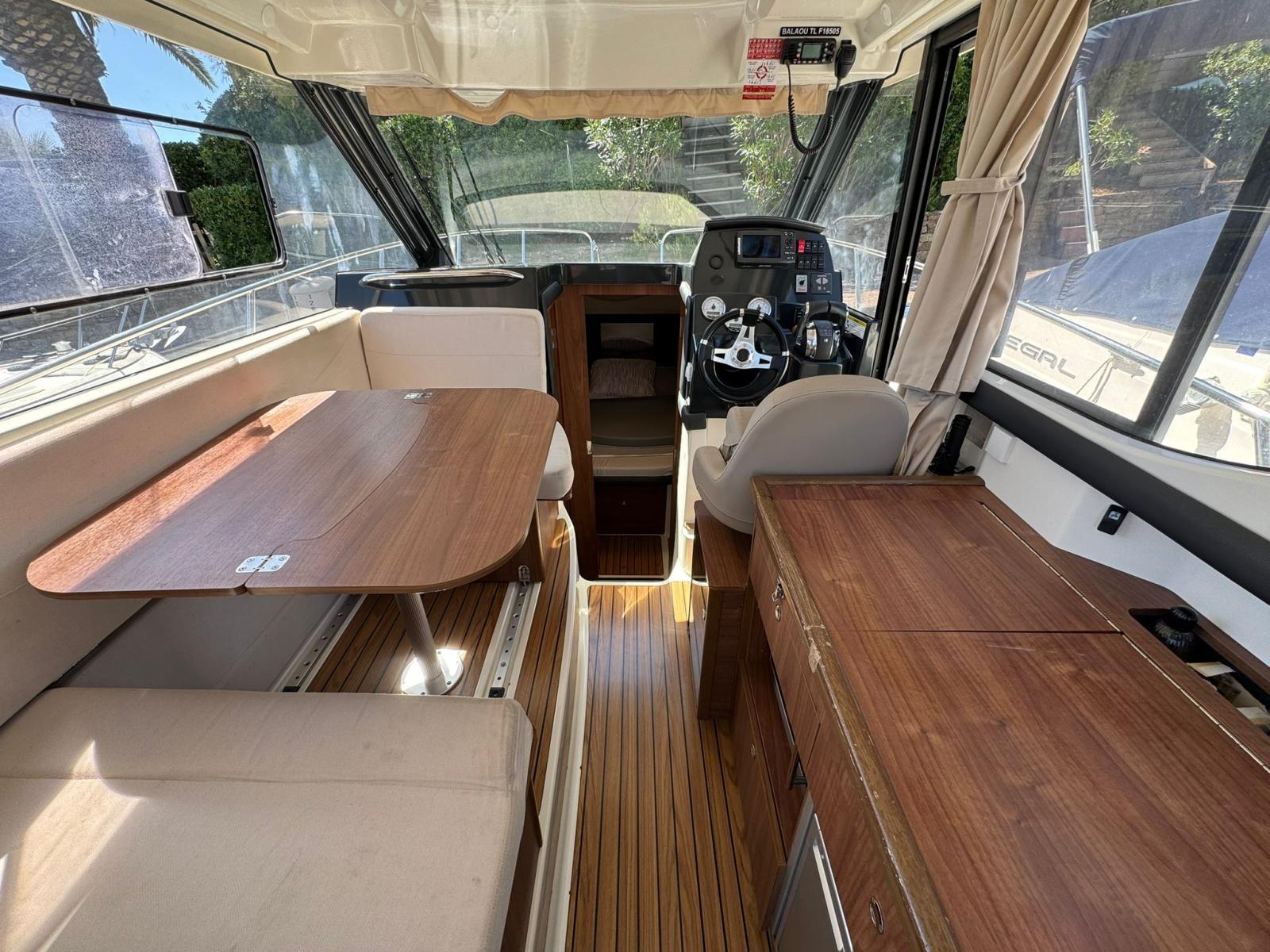 quicksilver Activ 855 weekend