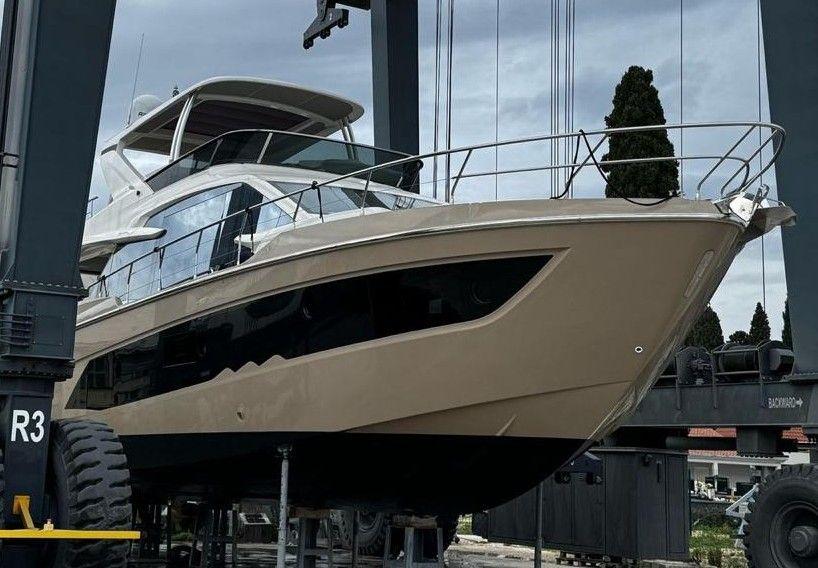 absolute yachts 62 Fly