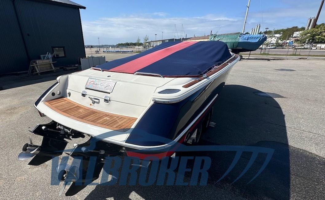 chris craft Corsair 28