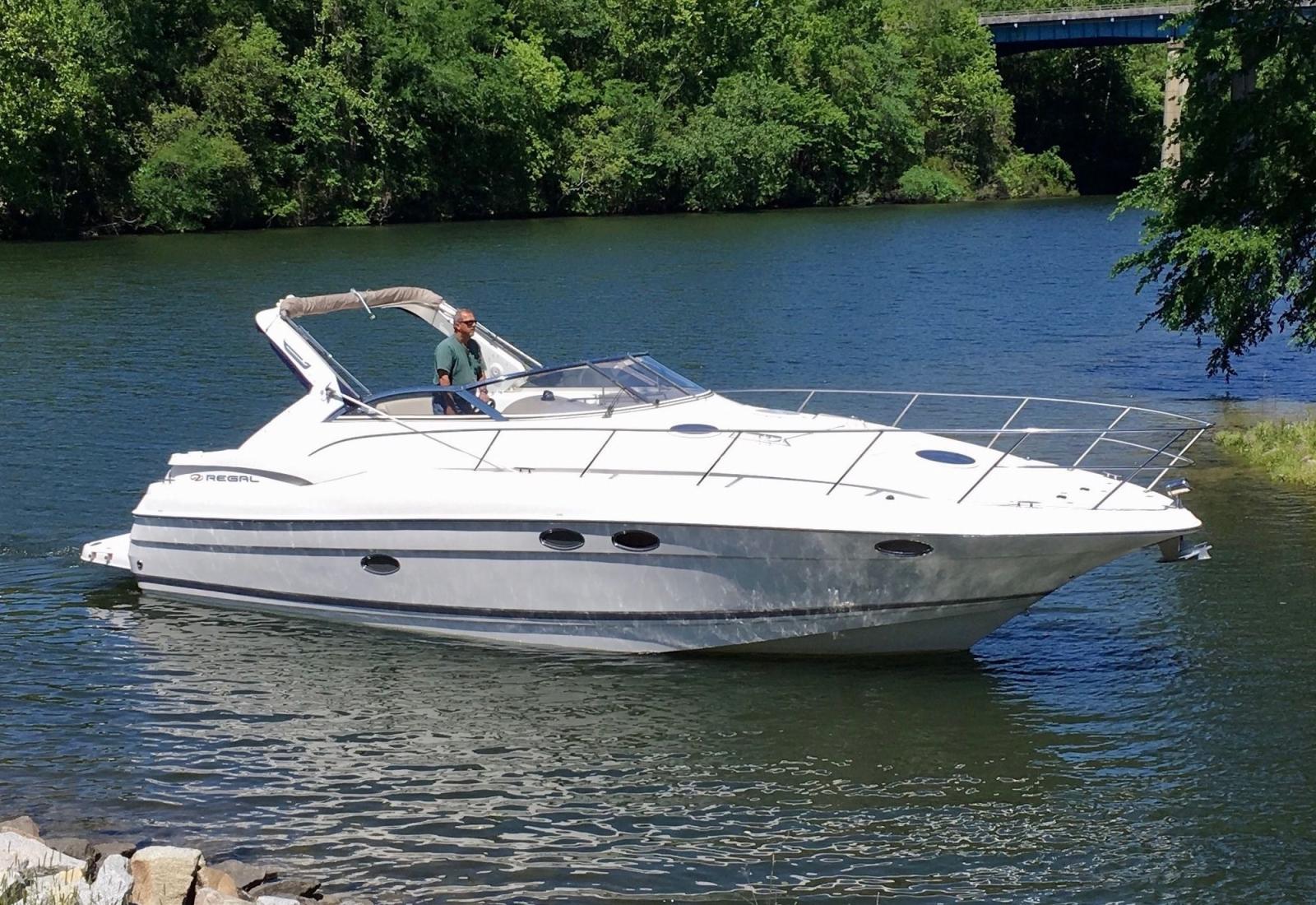 regal marine Commodore 3560