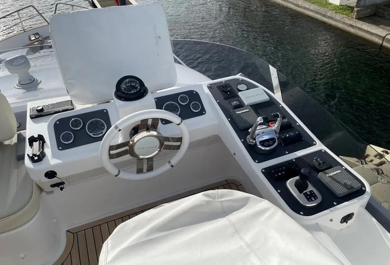azimut Magellano 53