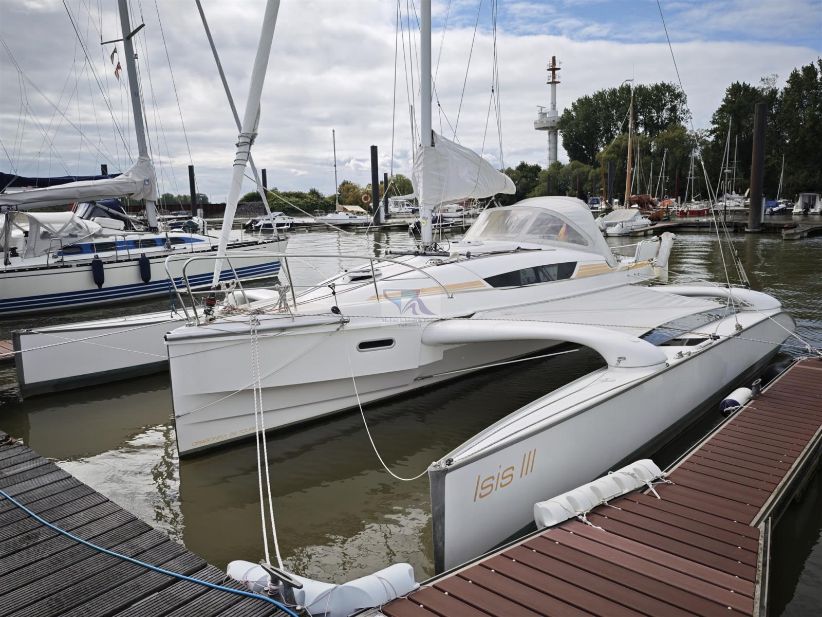 quorning boats Dragonfly 28 swing wing touring