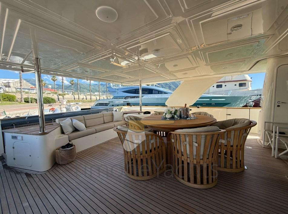 custom line Navetta 30