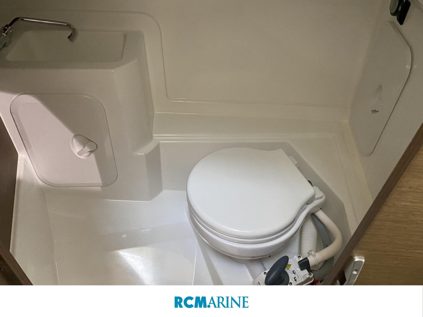 beneteau Antares 7 ob v2 fish