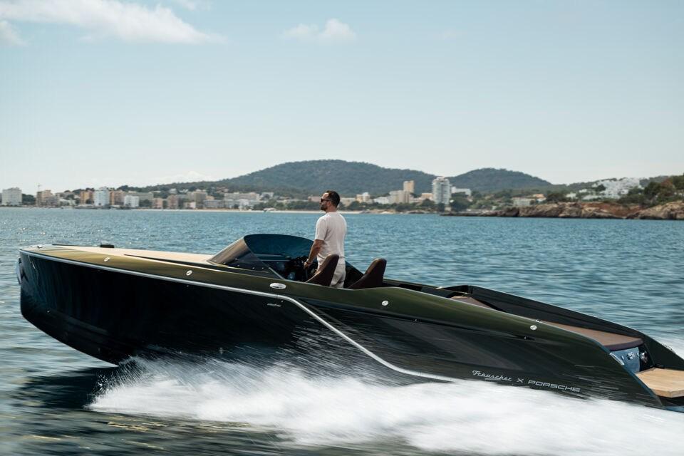frauscher 850 fantom x porsche