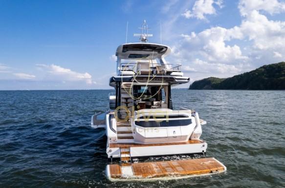 galeon 560 fly