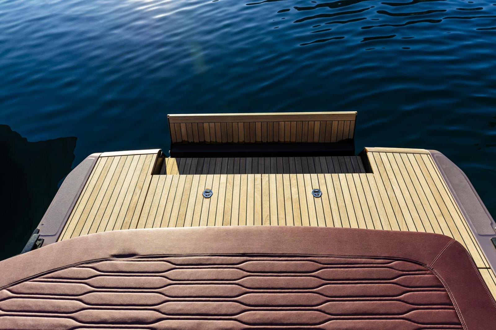 cranchi A32 luxury tender