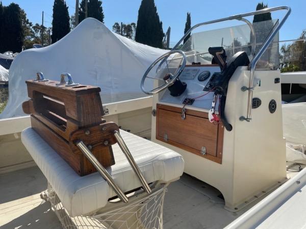 boston whaler 21 outrage