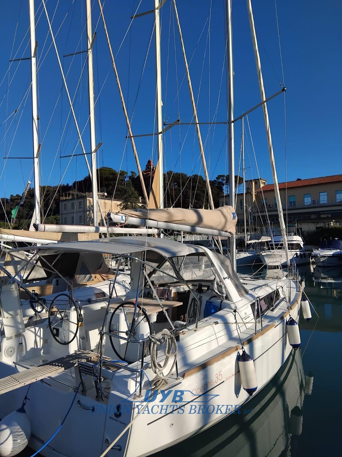 beneteau Oceanis 35 sail away